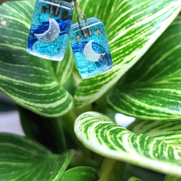 NEW Crescent moon drop Earrings - handmade - Picture 3 of 5